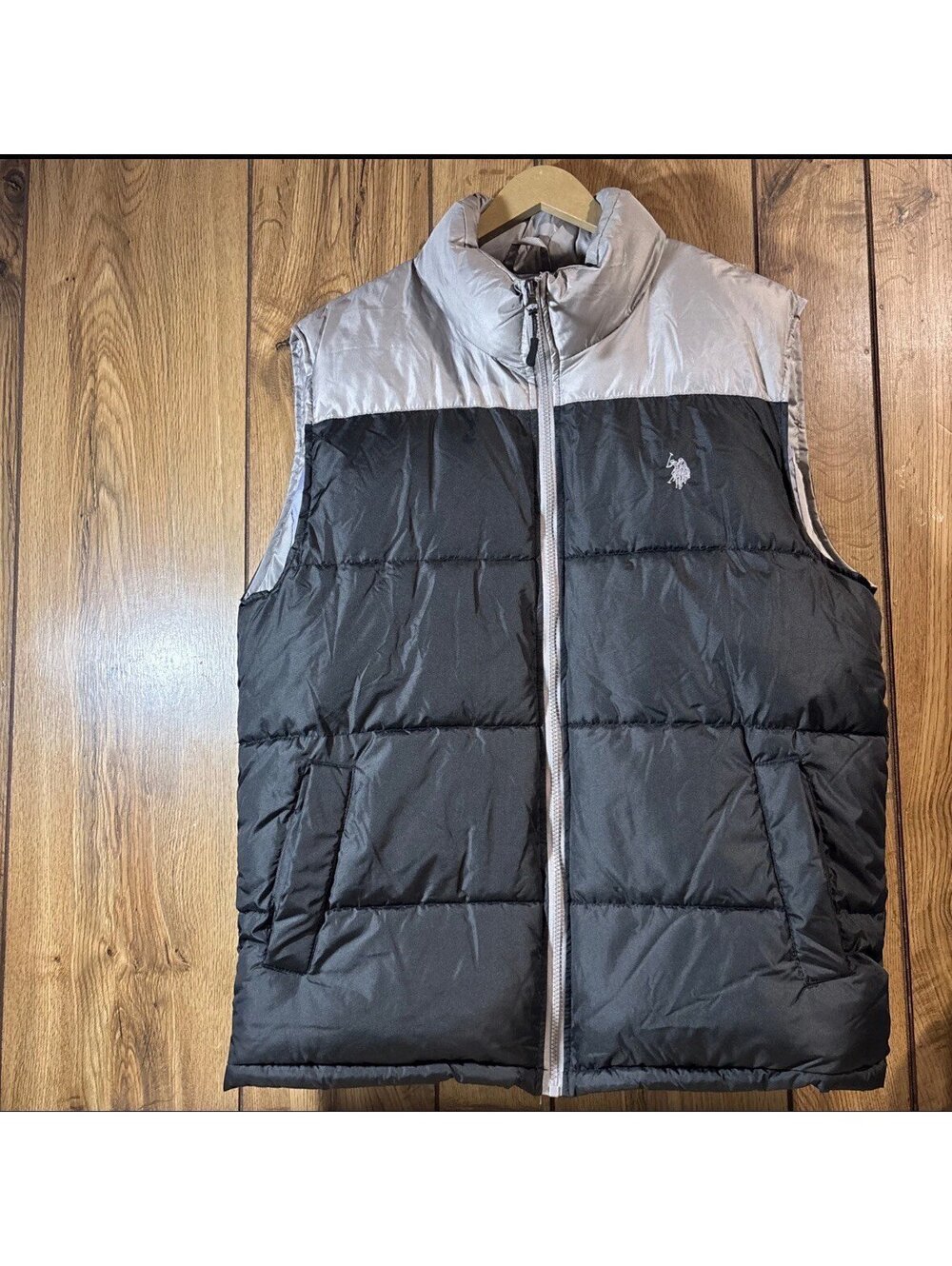 U.S. Polo ASSN Men Size M Grey/Black Lightweight Puffer Quilted Vest